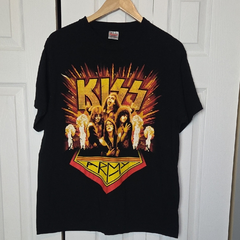 Kiss Army Black and Yellow Graphic Tee